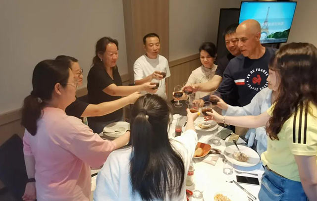 攜手共赢